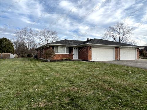 8774 Shadycreek Dr, Centerville, OH, 45458-3337 | Card Image