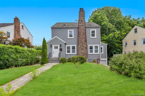 42 Stratford Rd, Scarsdale, NY, 10583-4935 | Card Image