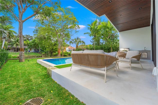 4951 University Dr, Townhouse with 3 bedrooms, 5 bathrooms and null parking in Coral Gables FL | Image 5