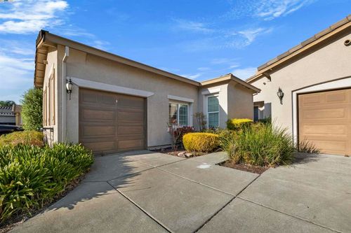 1060 Swan River Ct, Vacaville, CA, 95687-7784 | Card Image