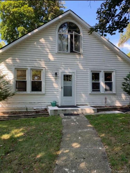9 Benedict Ln, New Windsor, NY, 12553-8632 | Card Image
