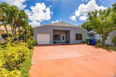 2431 Sw 82nd Ter, House other with 3 bedrooms, 2 bathrooms and null parking in Miramar FL | Image 1