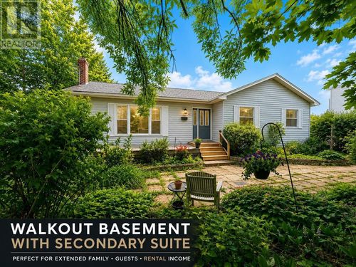 42 Fowler St, Wolfville, NS, B4P1M4 | Card Image