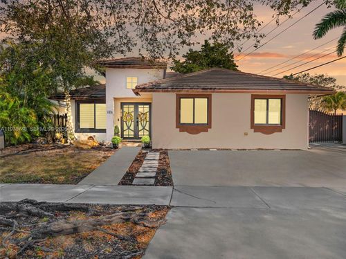 615 Nw 134th Pl, Miami, FL, 33182 | Card Image