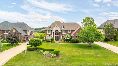 2401 Spyglass Dr, Oakland, MI, 48363-2461 | Card Image