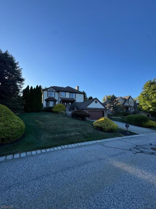 11 Cypress Ln, Hamburg, NJ, 07419-1249 | Card Image