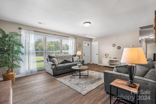 1230 2 Nd St Se, House other with 3 bedrooms, 2 bathrooms and null parking in Hickory NC | Image 25