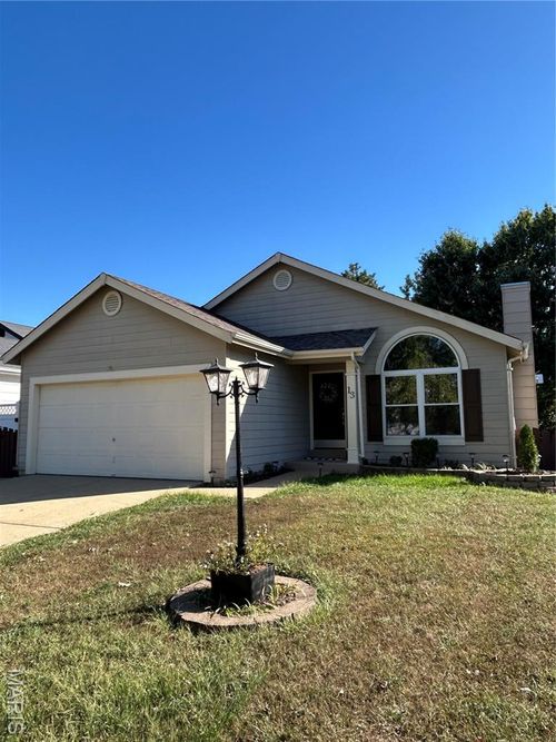 13 Kingspointe Dr, Saint Peters, MO, 63376-3681 | Card Image