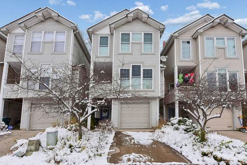 3326 Walworth Ave, Cincinnati, OH, 45226-1049 | Card Image