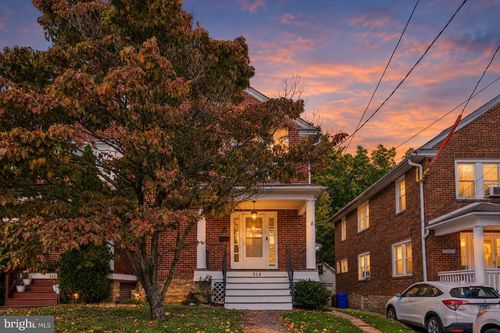314 Oak Rd, GLENSIDE, PA, 19038-3917 | Card Image