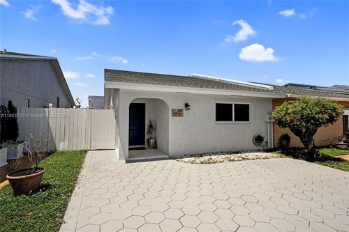857 W 37th St, Hialeah, FL, 33012-5167 | Card Image