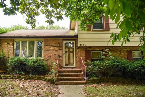 1905 Sunnyside Ave, Hopewell, VA, 23860-7124 | Card Image