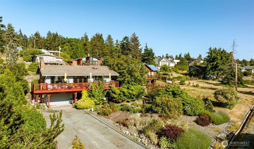 1801 Seaview Ave, Coupeville, WA, 98239-9620 | Card Image
