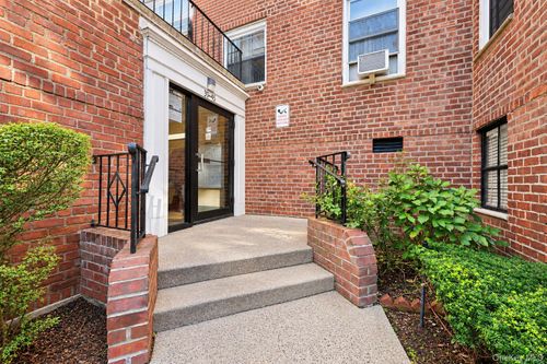5c-39-45 51st St, Woodside, NY, 11377-3120 | Card Image