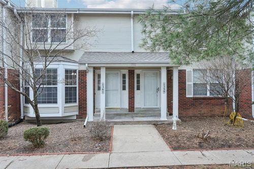 1361 Forest Creek Dr, Saint Peters, MO, 63303-5812 | Card Image