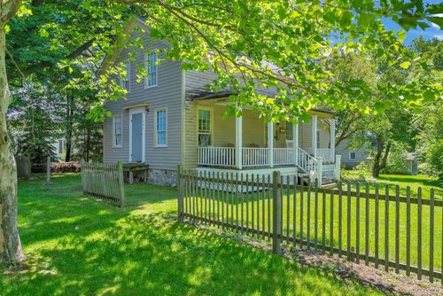 5699 Main St, Lexington, MI, 48450-8860 | Card Image