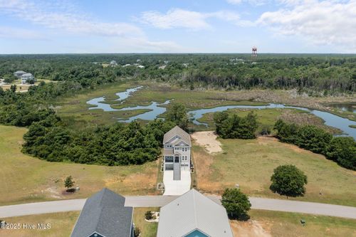 609 Cannonsgate Dr, Newport, NC, 28570-4542 | Card Image