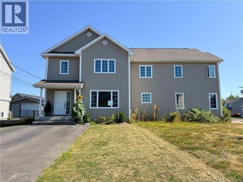 75 Birchfield St, Moncton, NB, E1G0W8 | Card Image