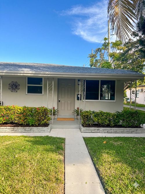 4-800 Moffett St, Hallandale Beach, FL, 33009-2623 | Card Image