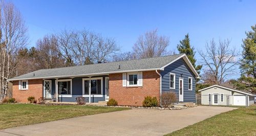5815-5817 Country View Drive, Allendale Charter Township, MI, 49401 | Card Image