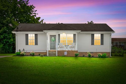 1009 Bush Ave, Oak Grove, KY, 42262-8278 | Card Image