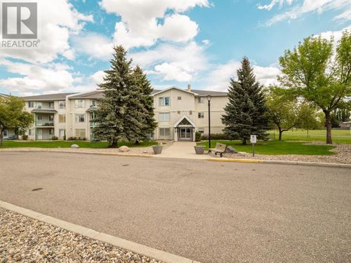 620 Columbia Blvd W, Lethbridge, AB, T1K7A8 | Card Image
