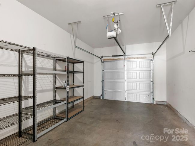 Garage | Image 27