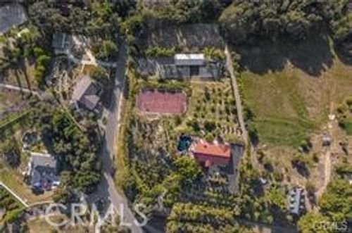 2440 Los Alisos Dr, Fallbrook, CA, 92028-3702 | Card Image