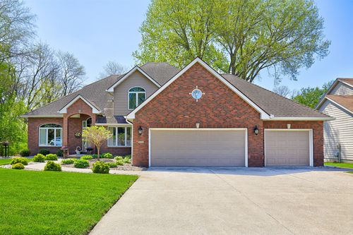 9150 Aurora Avenue, Urbandale, IA, 50322 | Card Image