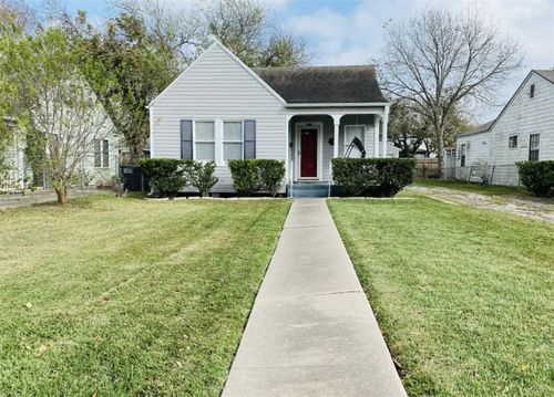 2822 Topeka St, Corpus Christi, TX, 78404-1755 | Card Image