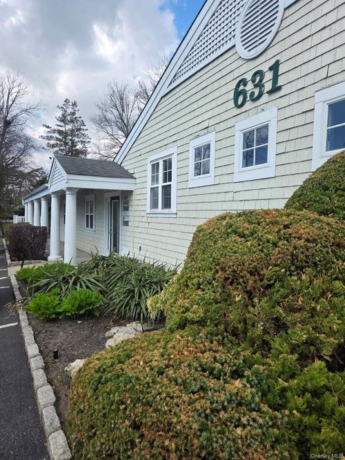 1-631 Main St, Islip, NY, 11751-3519 | Card Image