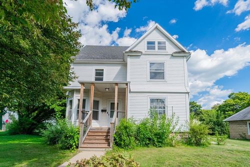 207 N Oak St, Lexington, IL, 61753-1449 | Card Image