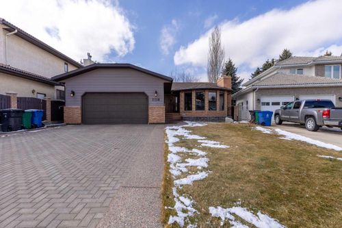 2210 26 Ave S, Lethbridge, AB, T1K6K2 | Card Image