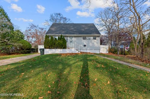 409 Wells Ave, Oakhurst, NJ, 07755-1433 | Card Image