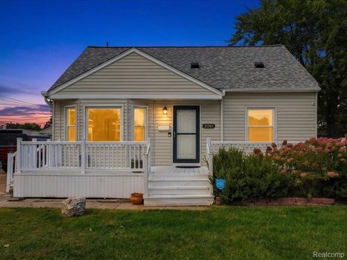 31244 Krauter St, Garden City, MI, 48135-1817 | Card Image