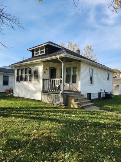 921 Curtis Avenue, House other with 2 bedrooms, 1 bathrooms and 1 parking in Joliet IL | Image 3