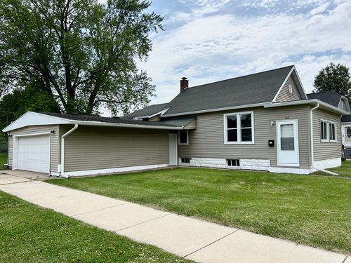 105 W 2nd St, Spring Valley, IL, 61362-1411 | Card Image