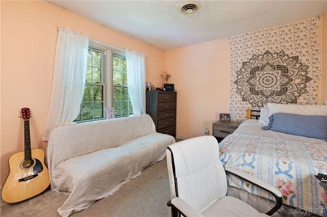 Back bedroom overlooking back yard | Image 17
