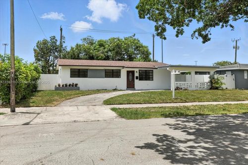 6424 Pierce St, Hollywood, FL, 33024-7746 | Card Image