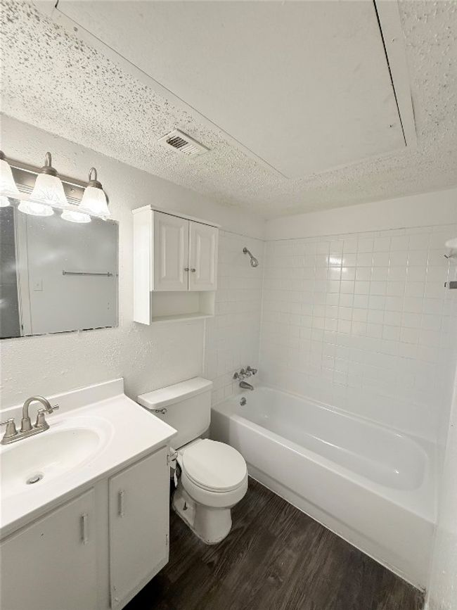 APT-207 - 2704 Salado St, Condo with 2 bedrooms, 2 bathrooms and 1 parking in Austin TX | Image 7