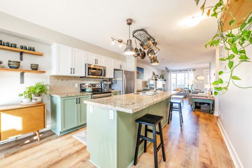 1198 Village Green Way, Squamish, BC, V8B0N5 | Card Image