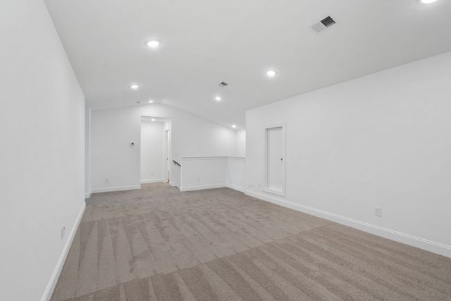 Large bonus room with extra storage | Image 25