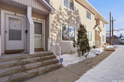 3-802 Av K N, Saskatoon, SK, S7L2N1 | Card Image