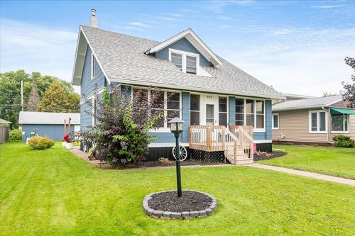 903 E 8th St, Superior, WI, 54880-3219 | Card Image