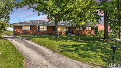 9 Hedgewood Ln, Manchester, MO, 63011-4016 | Card Image