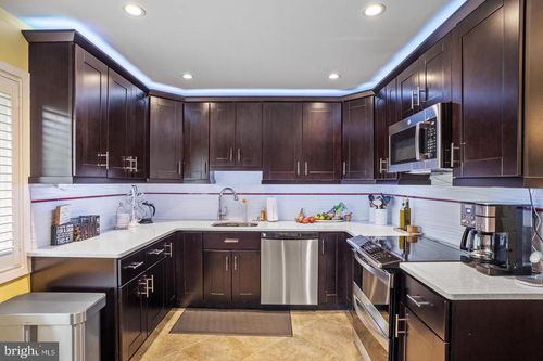 9566 Fern Hollow Way, GAITHERSBURG, MD, 20886-1404 | Card Image