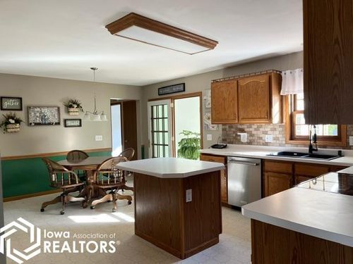 702 W State Street, Mount Pleasant, IA, 52641 | Card Image