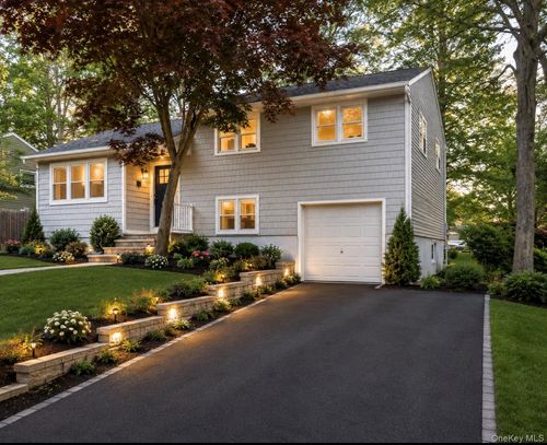 29 Bennett Ave, Huntingtn Sta, NY, 11746-2811 | Card Image
