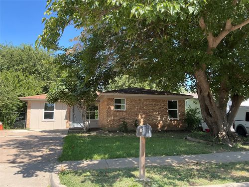 825 Tapley St, Grand Prairie, TX, 75051-2625 | Card Image