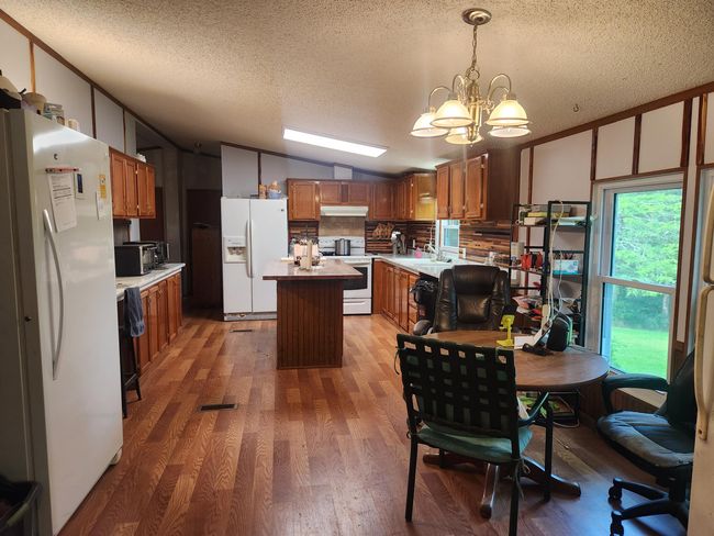 full kitchen shot | Image 7